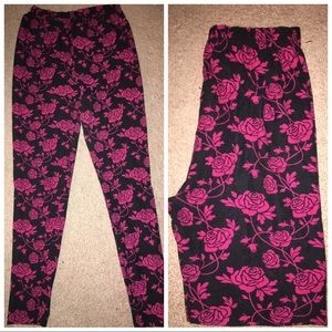 LulaRoe Black Rose Leggings - OS- NWOT